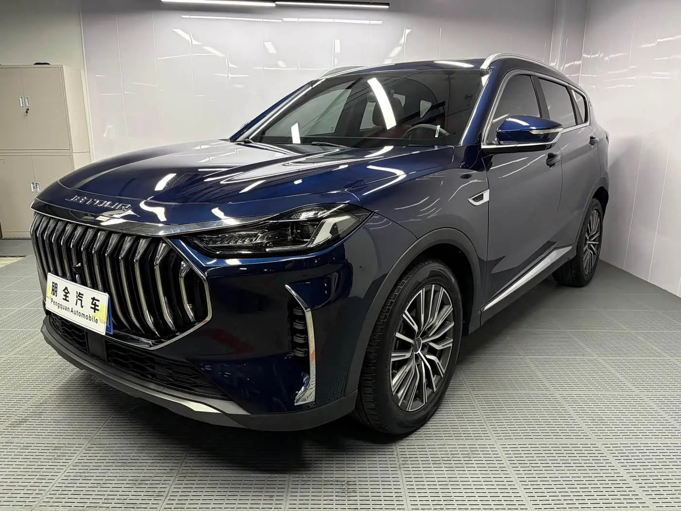 Jetour X70 PLUS 2023 — Photo 1/19