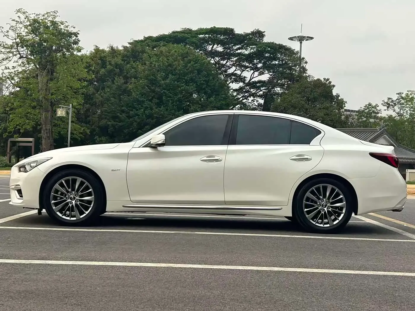 Infiniti Q50L 2020 — Фото 6/20