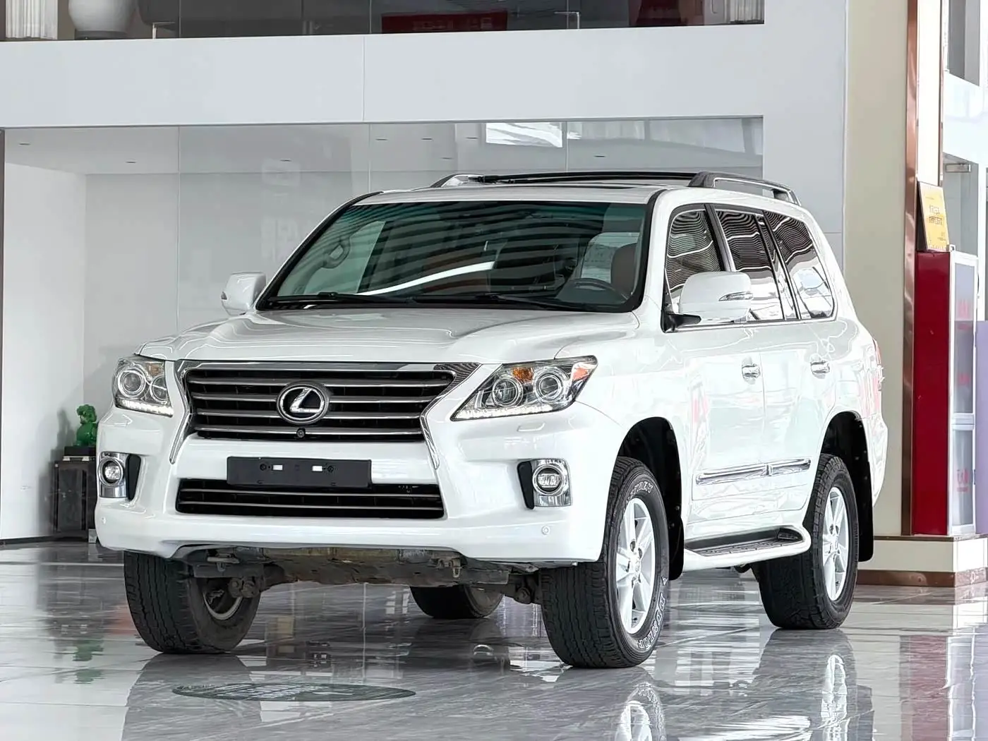 Lexus LX, 2014