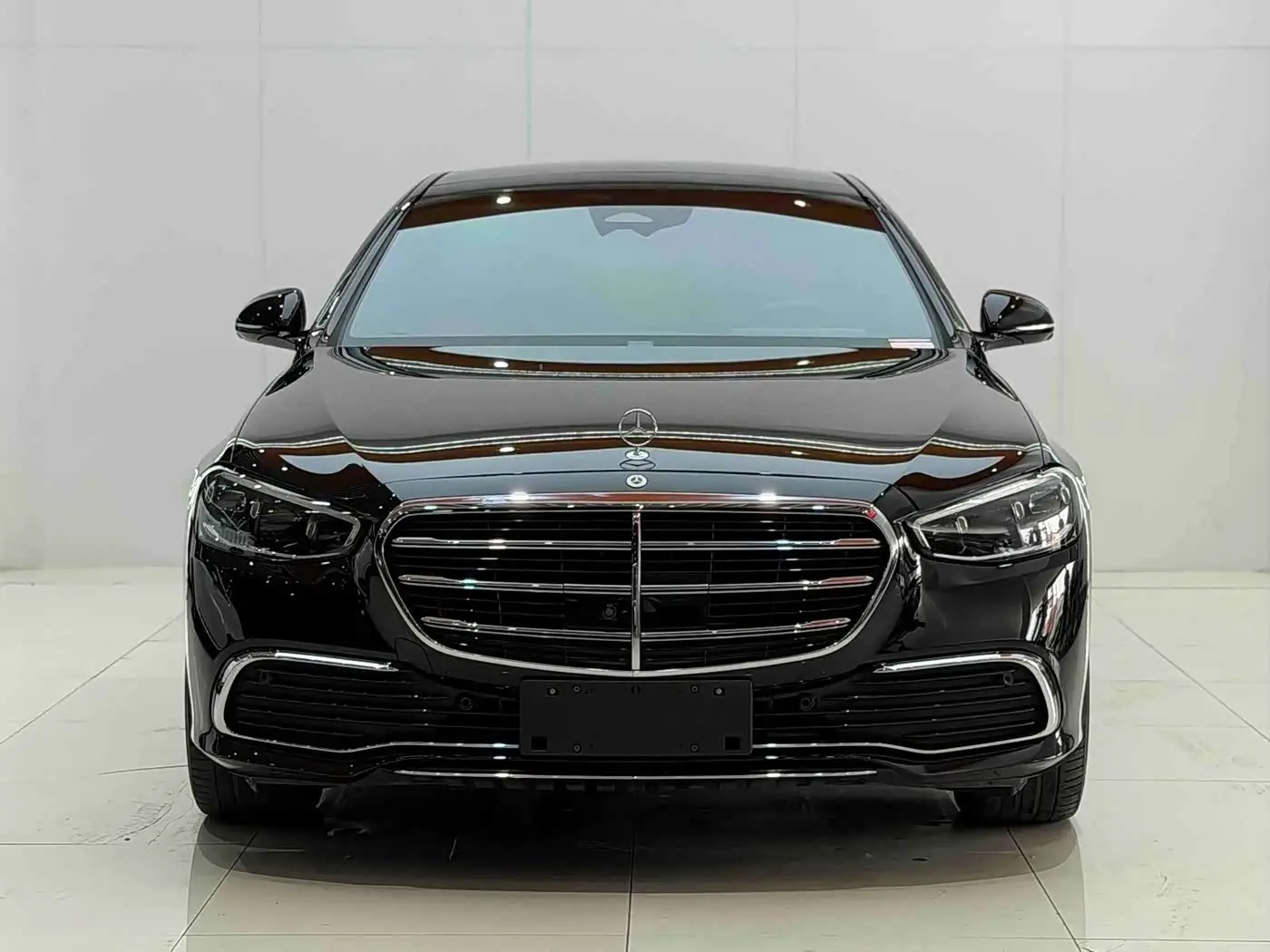 Mercedes-Benz S-Class 2022 — Photo 2/13