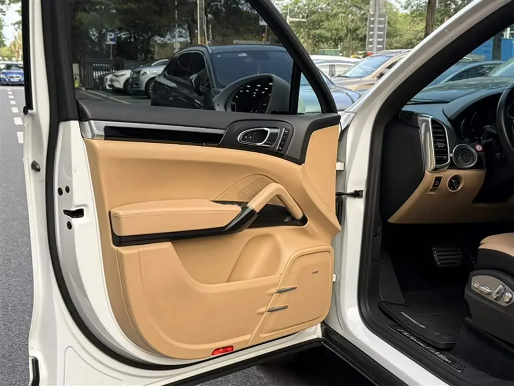 Porsche Cayenne 2017 — Şəkil 11/20