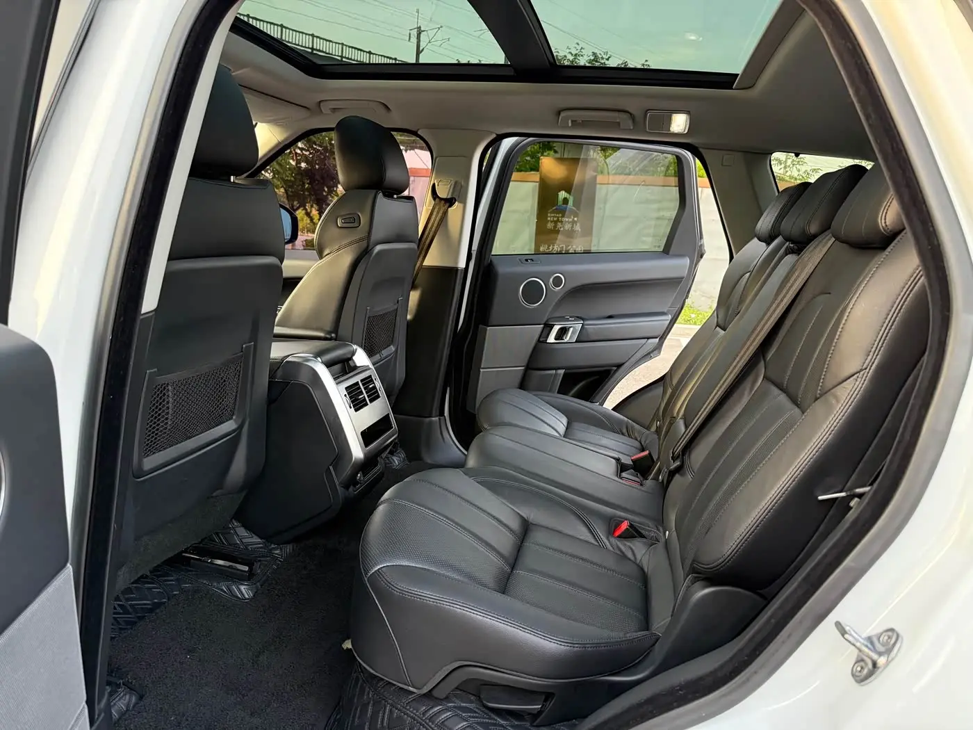 Land Rover Range Rover Sport 2016 — Photo 10/16