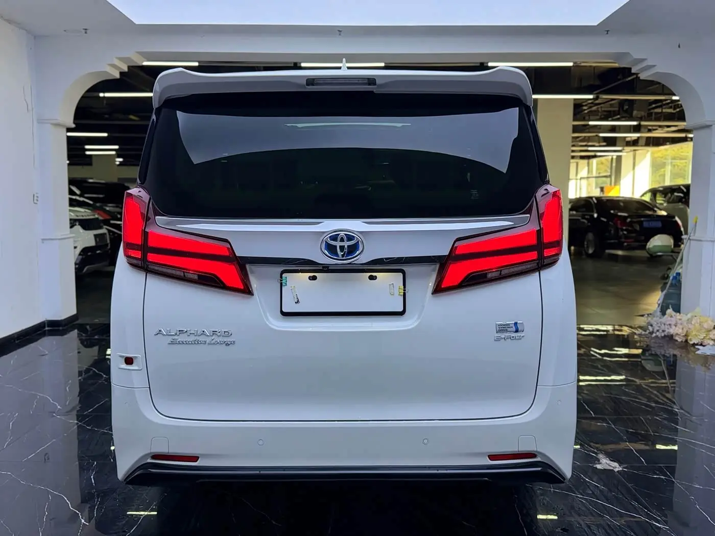 Toyota Alphard 2020 — Photo 20/20