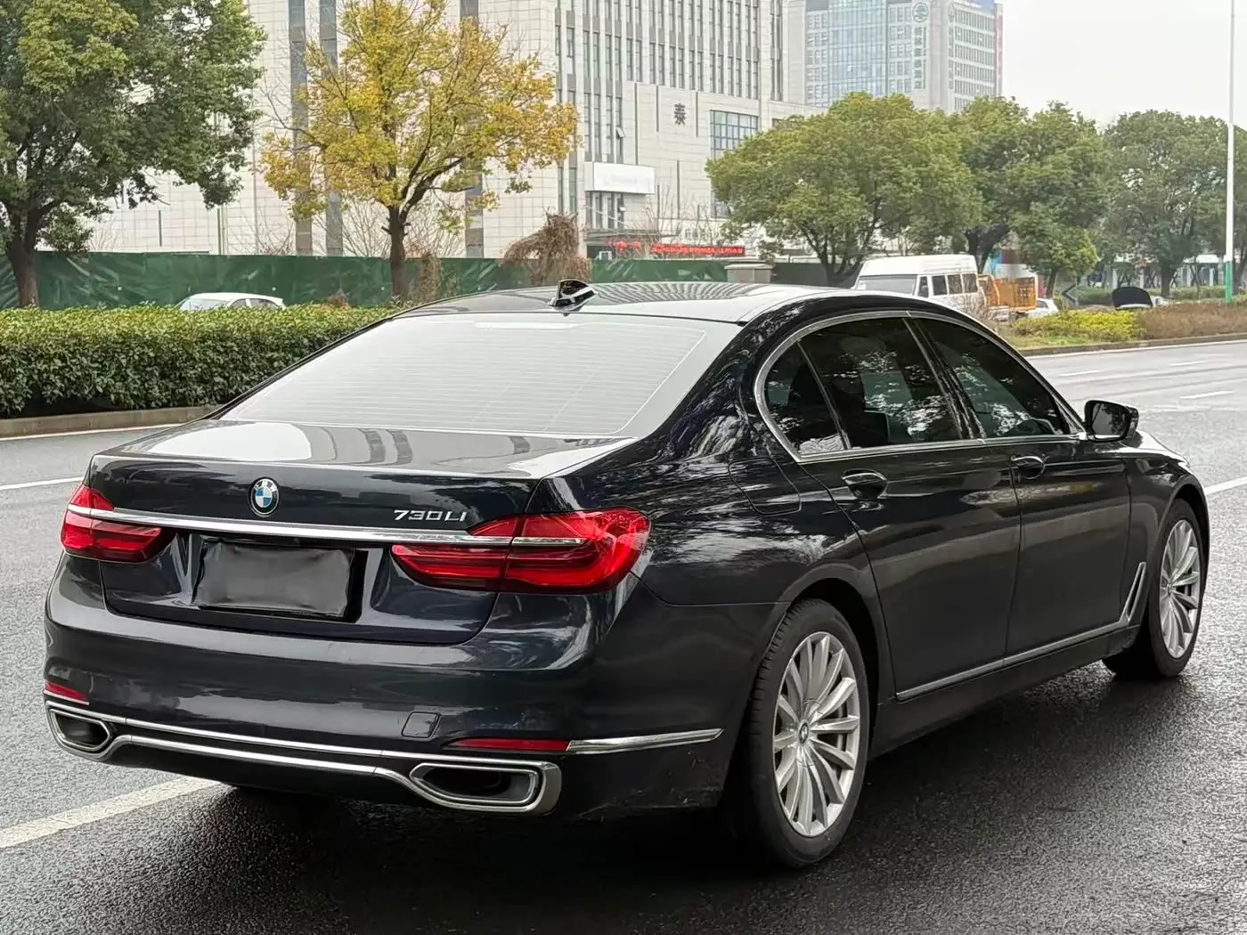 BMW 7 Series 2018 — Photo 6/13