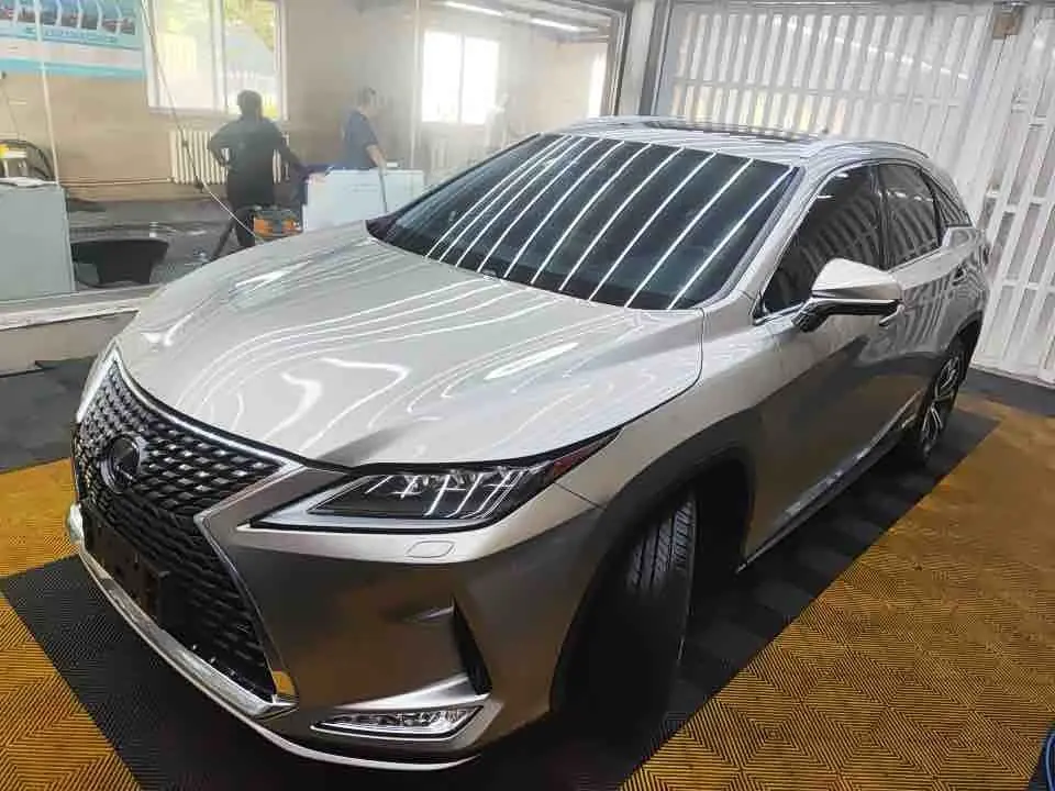 Lexus RX 2022 — Photo 1/5