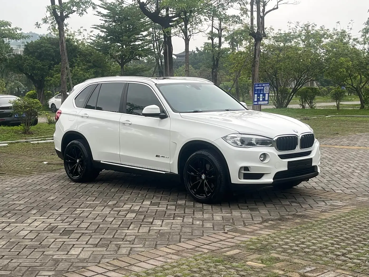 BMW X5 2019 — Photo 3/14