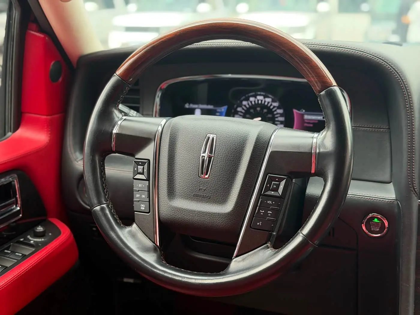 Lincoln Navigator 2017 — Фото 12/16