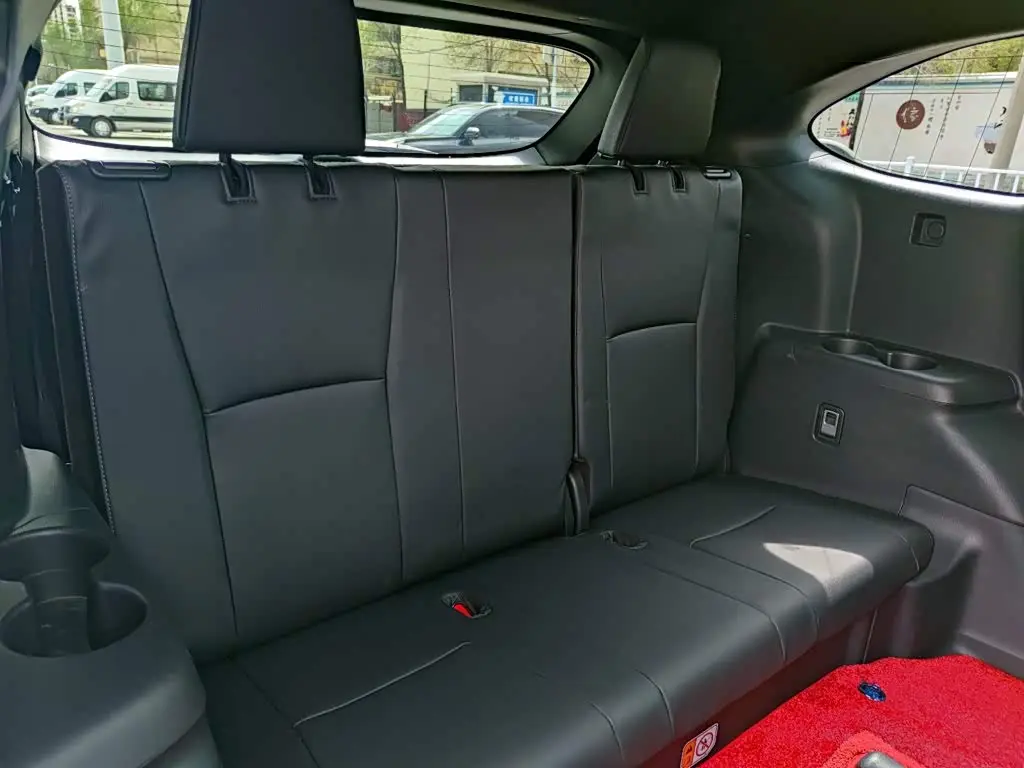 Toyota Crown Kluger 2024 — Photo 18/20
