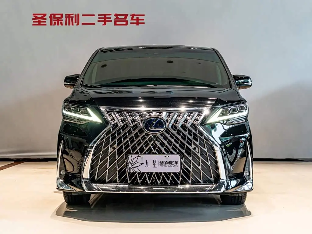 Lexus LM 2022 — Photo 2/20