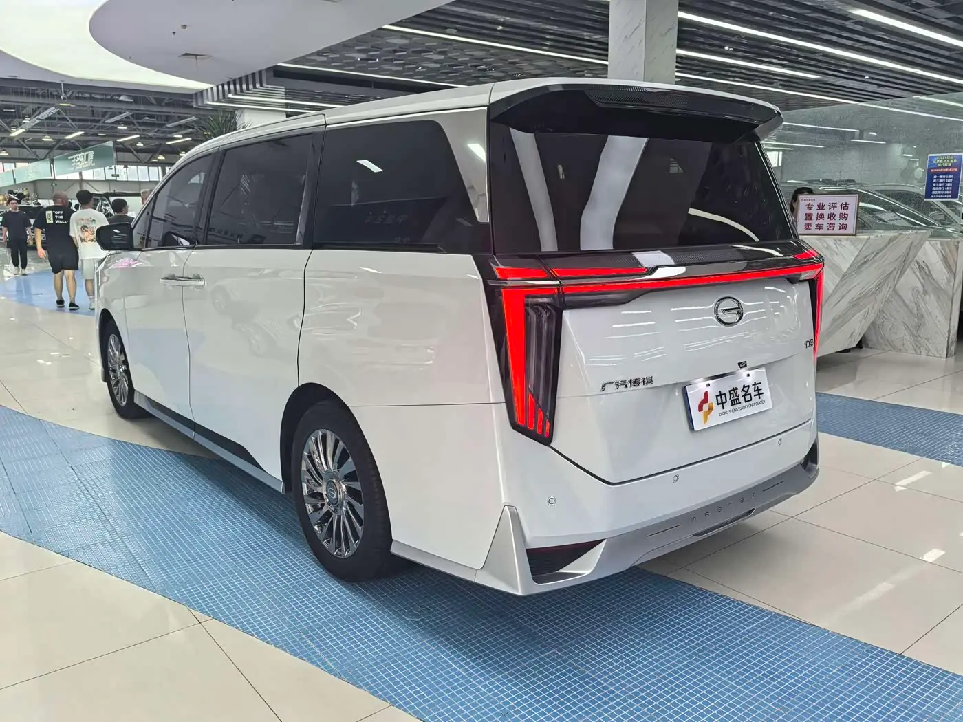 GAC Trumpchi Trumpchi M8 2023 — Photo 5/20