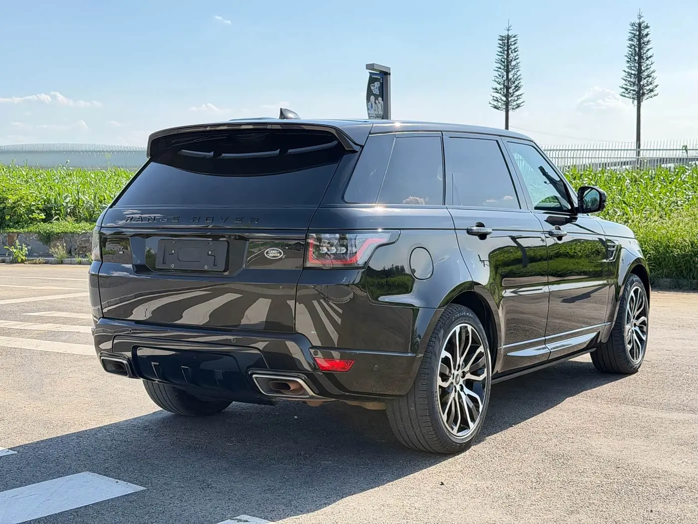 Land Rover Range Rover Sport 2021 — Photo 8/20