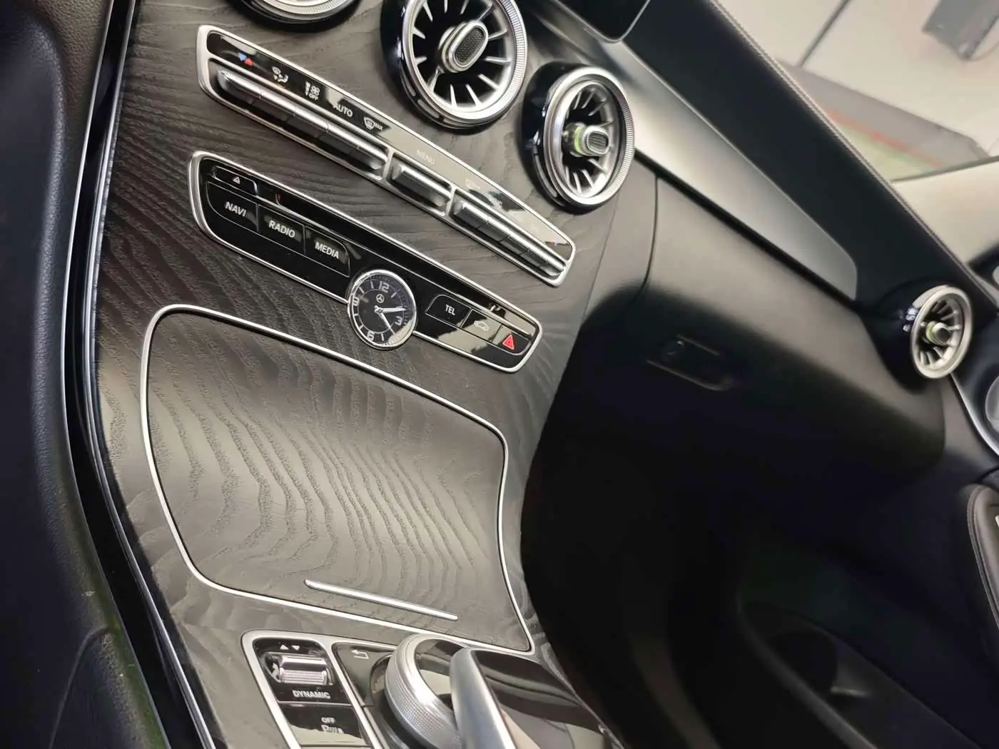 Mercedes-Benz C-Class 2018 — Photo 5/17