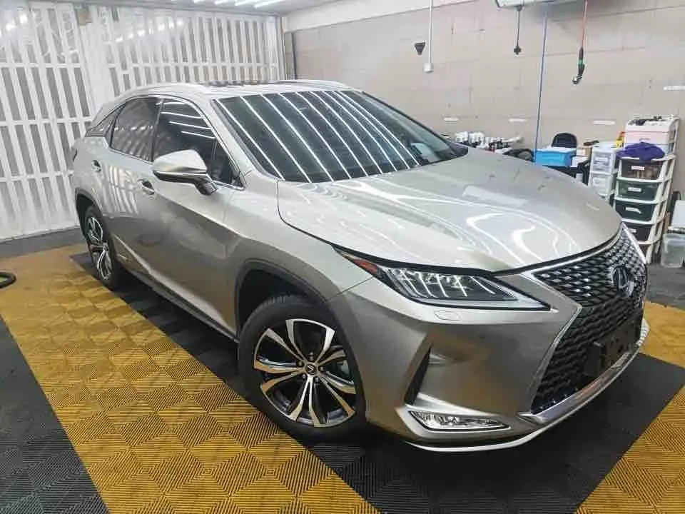 Lexus RX 2022 — Photo 2/5