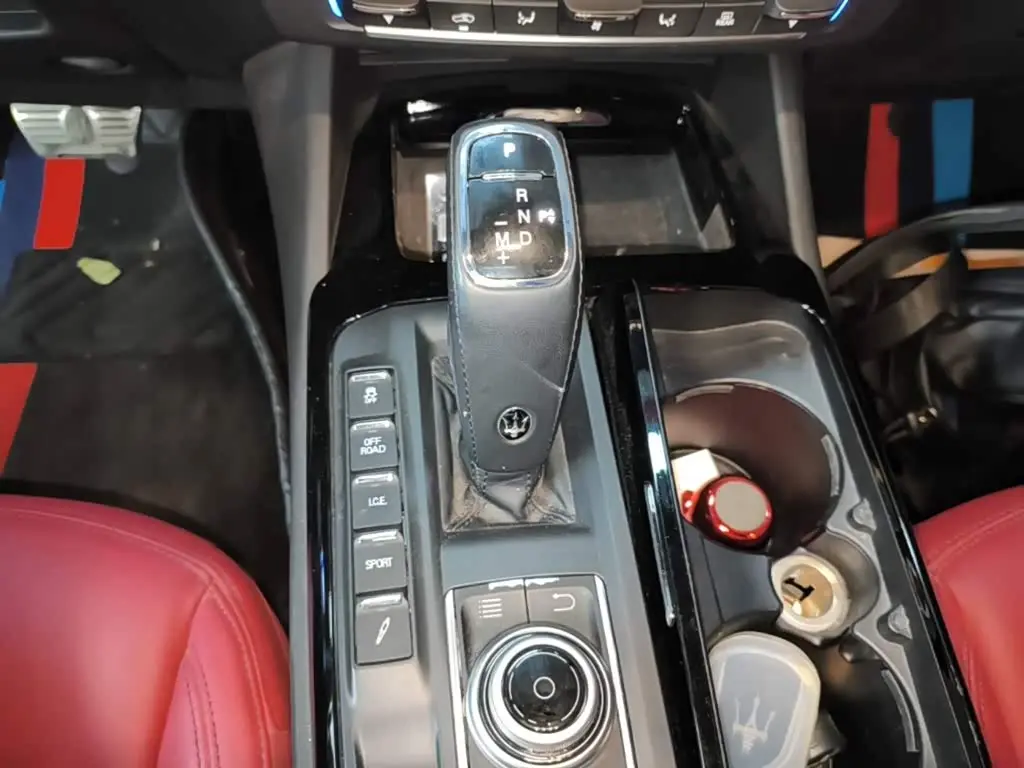 Maserati Levante 2020 — Şəkil 14/20