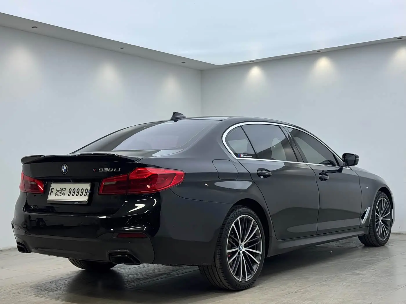 BMW 5 Series 2020 — Фото 9/10