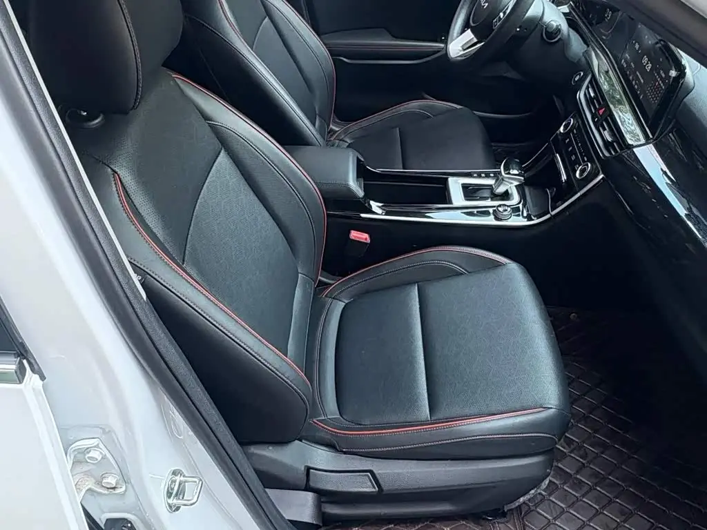 Kia Seltos 2023 — Photo 2/11