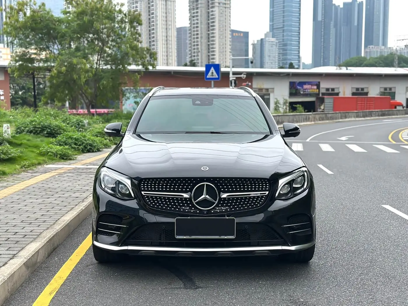 Mercedes-Benz GLC AMG 2018 — Photo 2/19