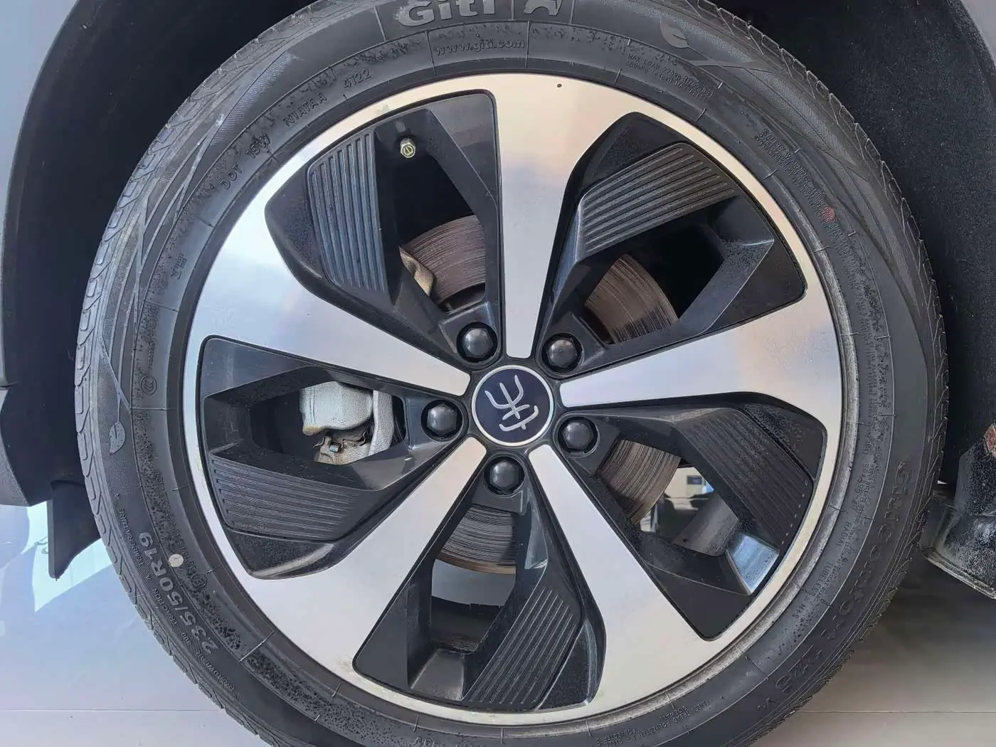 BYD Song PLUS PHEV 2022 — Photo 13/16