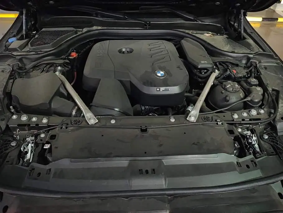 BMW 5 Series 2025 — Photo 10/16