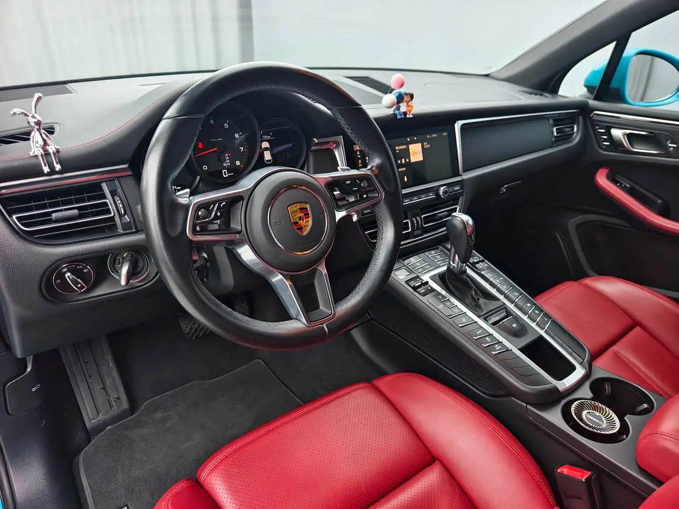 Porsche Macan 2021 — Photo 6/12