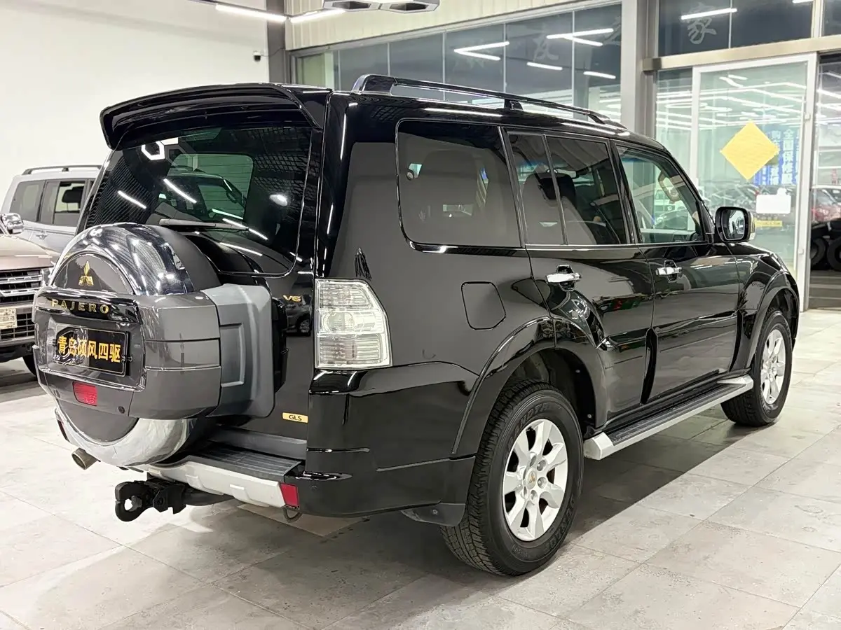 Mitsubishi Pajero 2015 — Şəkil 5/15