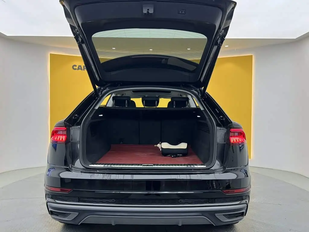 Audi Q8 2024 — Photo 12/20