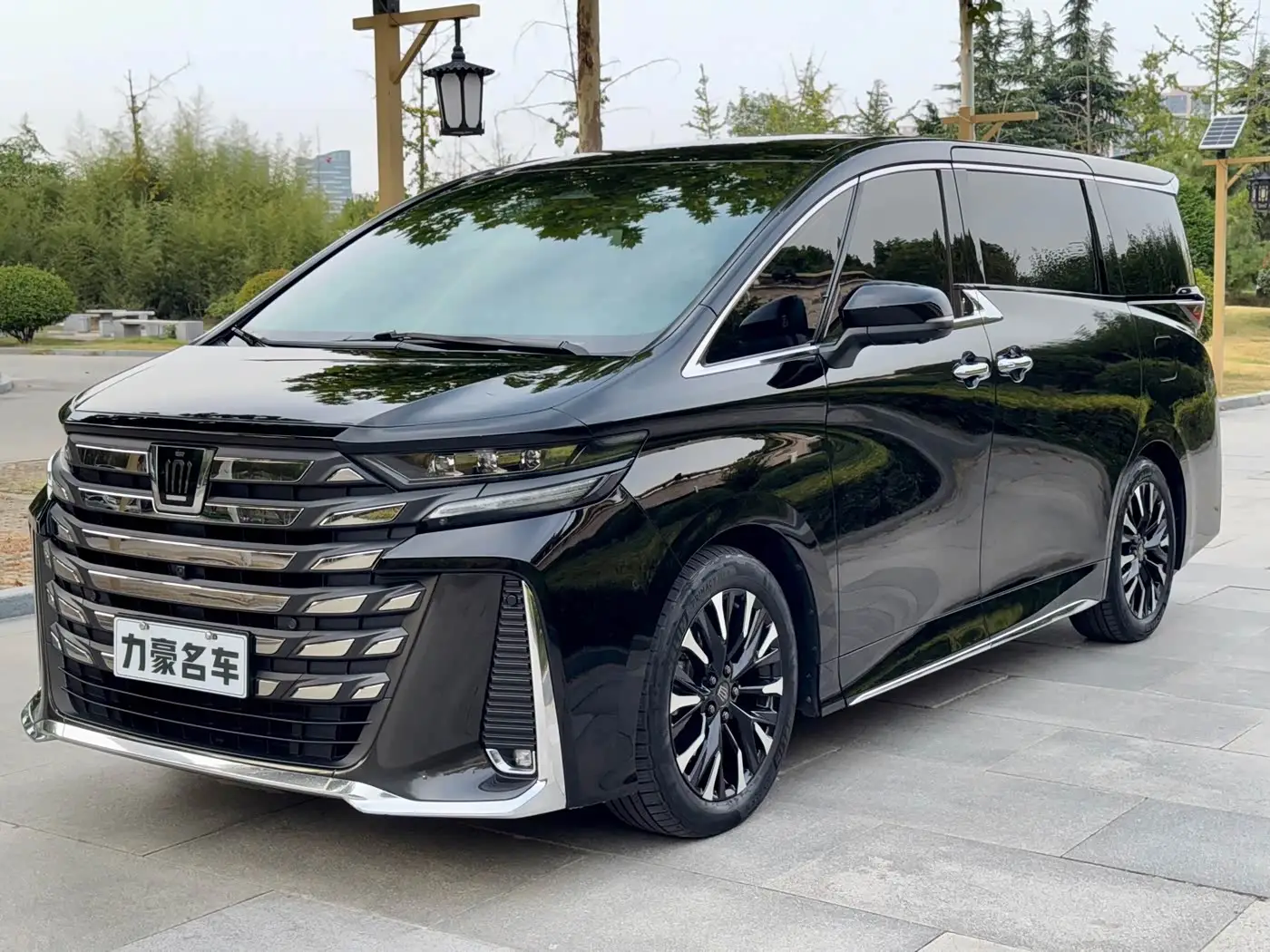 Toyota Vellfire, 2023