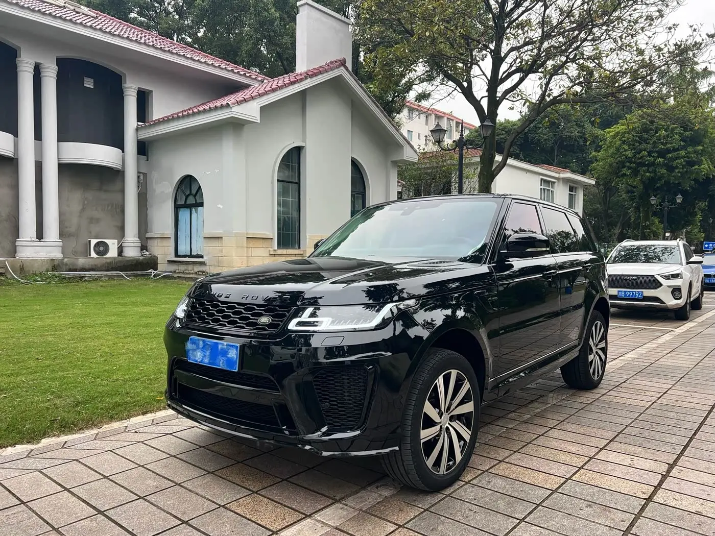 Land Rover Range Rover Sport 2017 — Фото 1/10