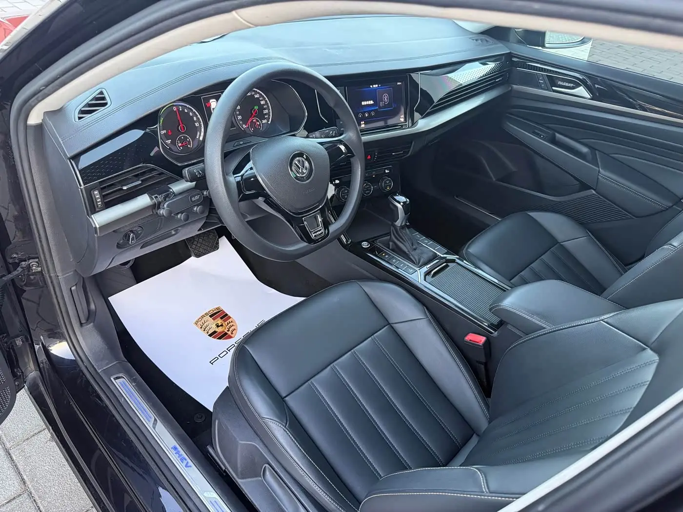 Volkswagen Passat New Energy 2020 — Photo 9/17