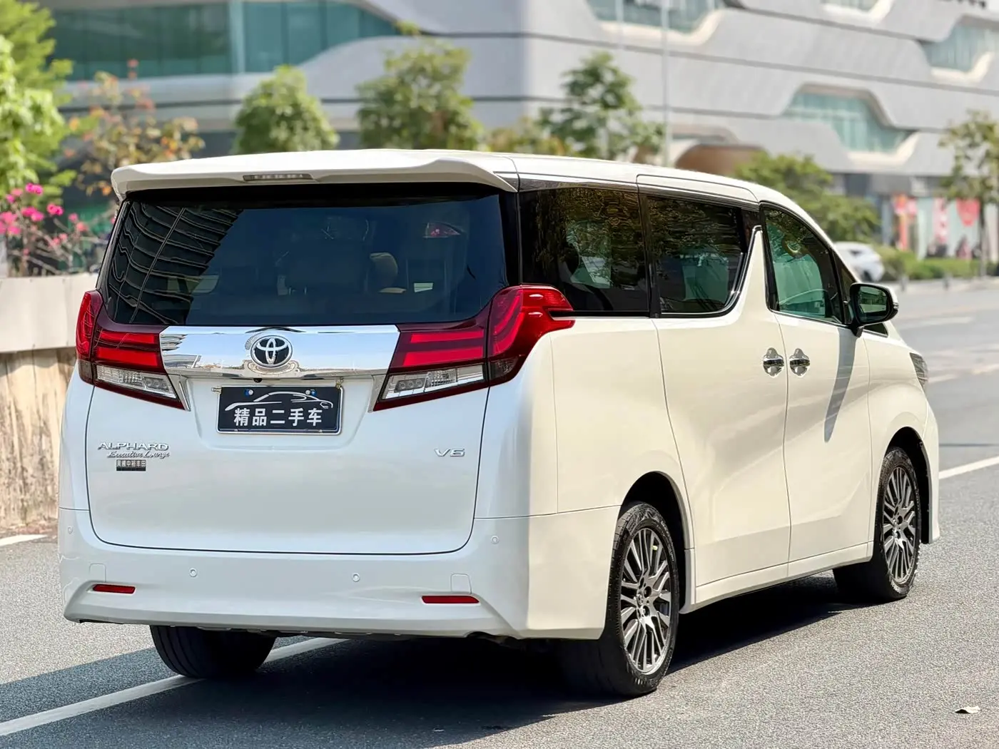 Toyota Alphard 2017 — ფოტო 6/20