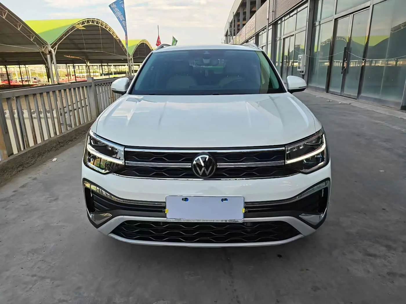 Volkswagen Tharu 2023 — Photo 2/9