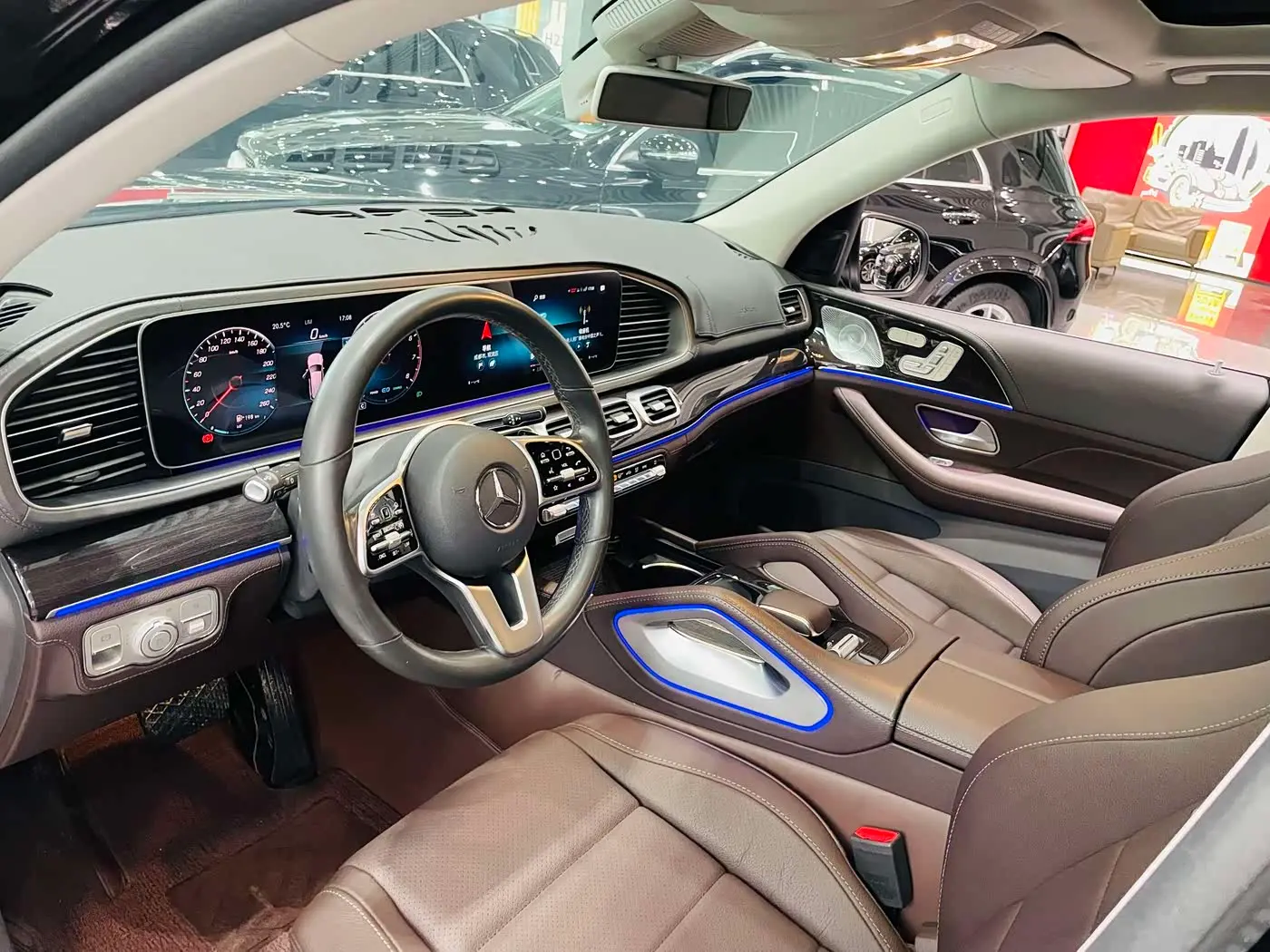 Mercedes-Benz GLS 2020 — Photo 10/20