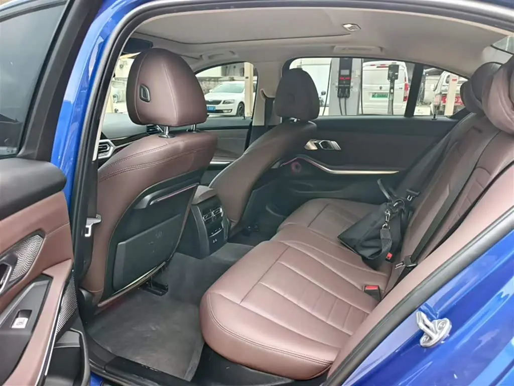 BMW 3 Series 2020 — Şəkil 12/15