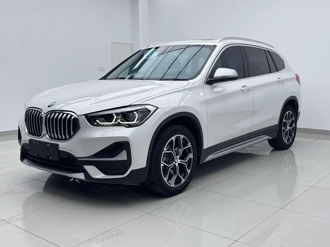 BMW X1 2022 — Фото 1/20