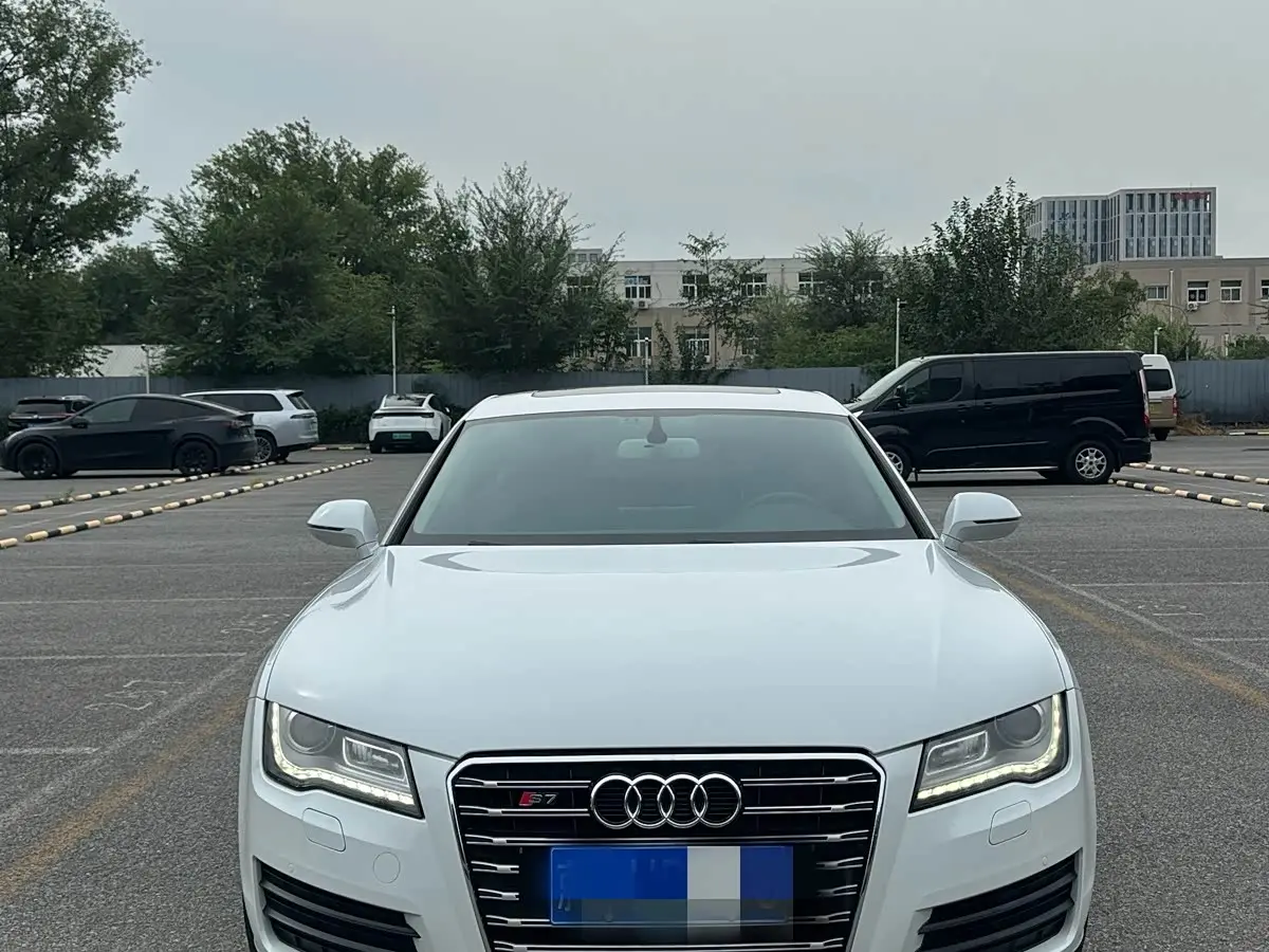 Audi A7 2014 — Photo 2/16