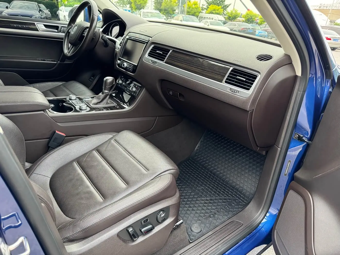 Volkswagen Touareg 2016 — Photo 19/20