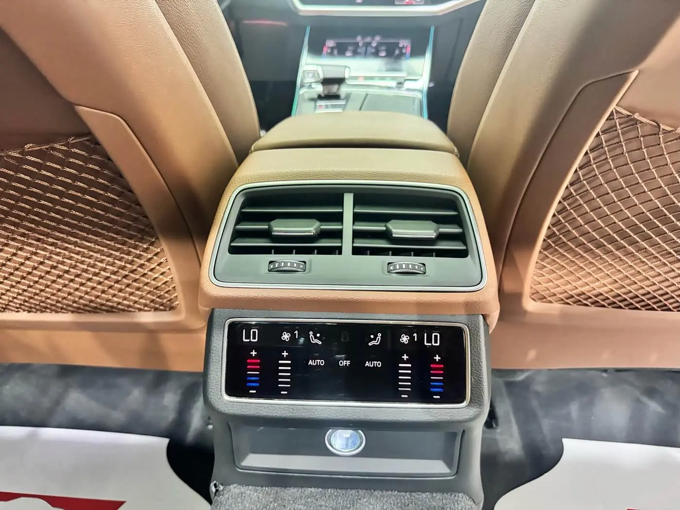 Audi A6L 2019 — Photo 19/20