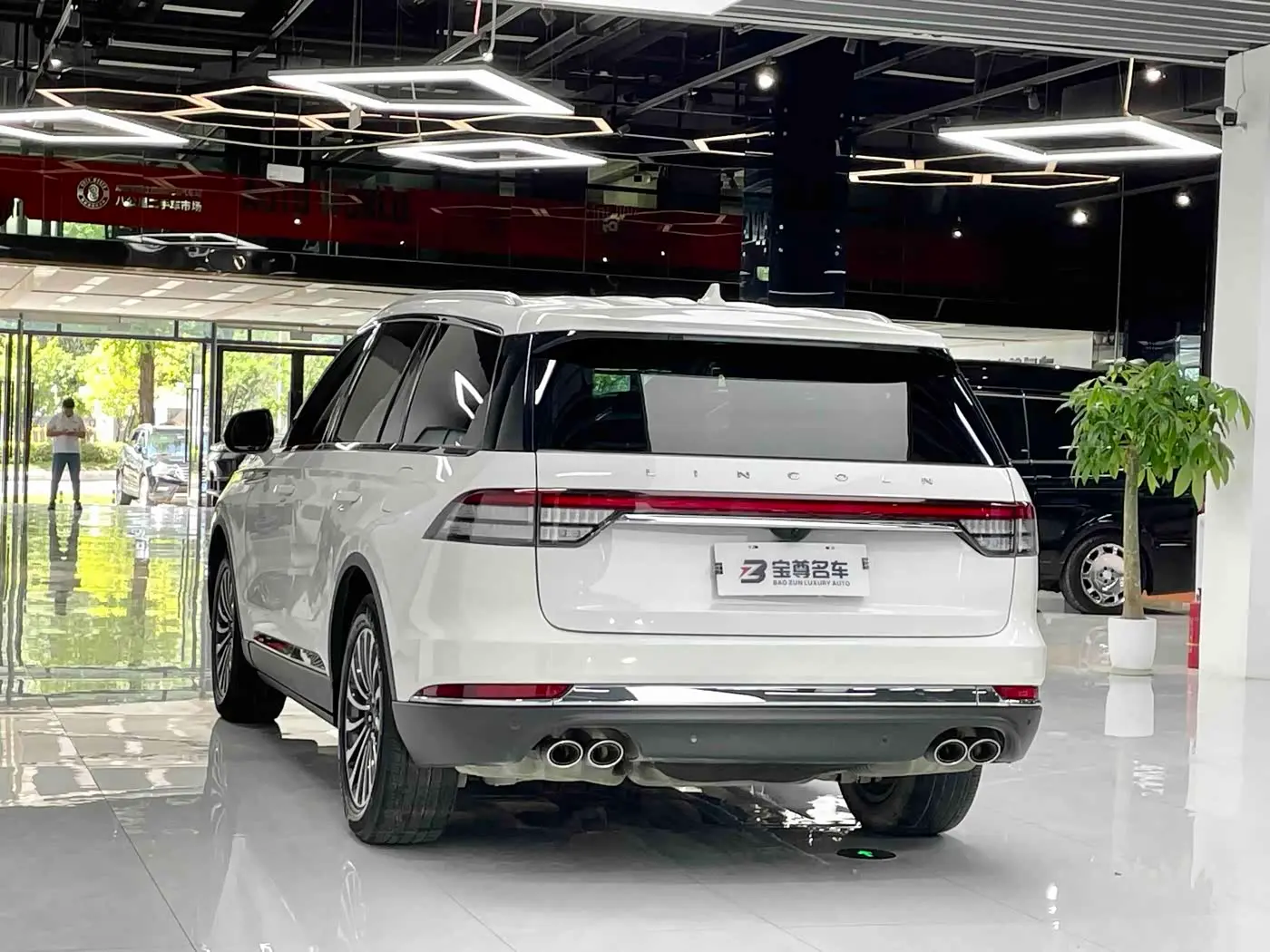 Lincoln Aviator 2020 — Photo 10/19