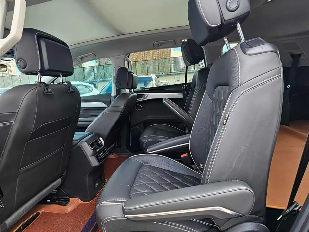 Volkswagen Talagon 2023 — Photo 8/10