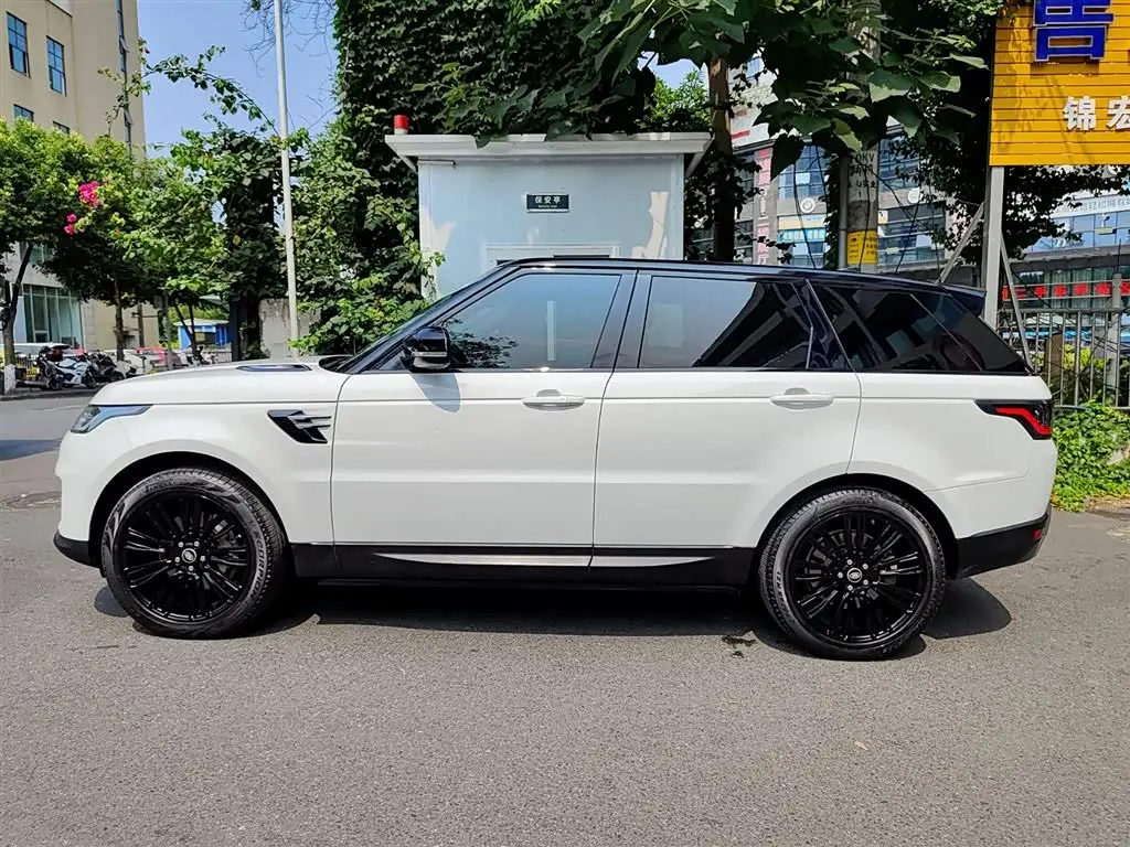 Land Rover Range Rover Sport 2019 — Photo 3/11