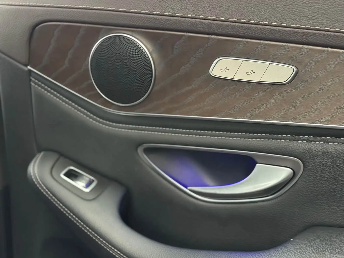 Mercedes-Benz GLC 2020 — Фото 13/16