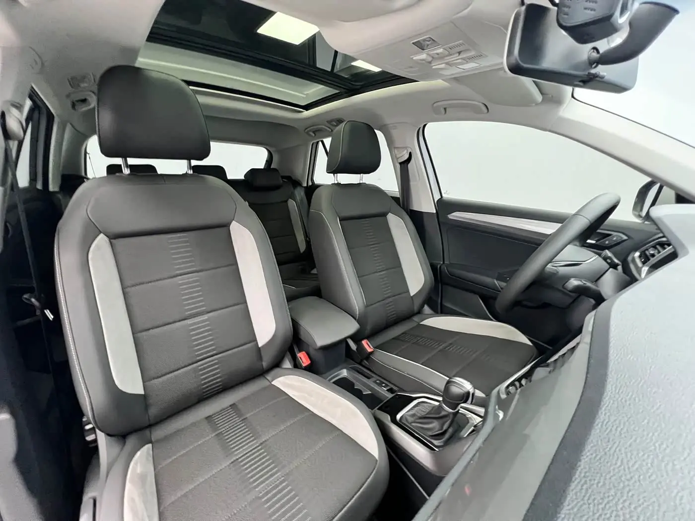 Volkswagen T-ROC 2022 — Photo 12/20