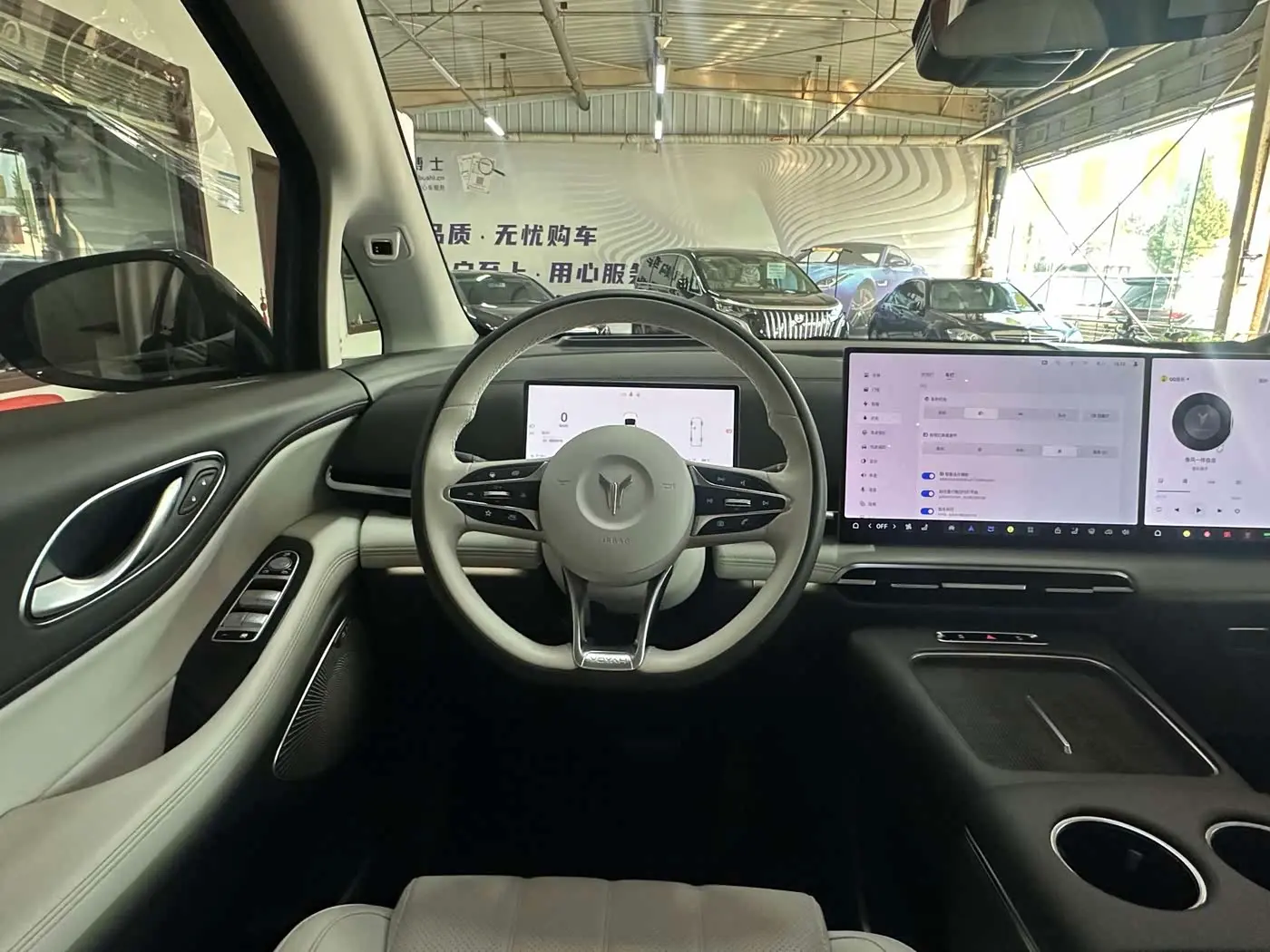 Voyah Auto Voyah Dreamer 2025 — Photo 14/15