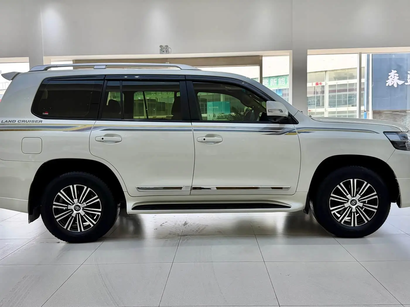 Toyota Land Cruiser 2014 — Фото 12/18