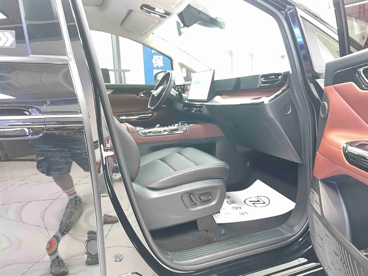 GAC Trumpchi Trumpchi E8 NEV 2025 — Şəkil 14/15