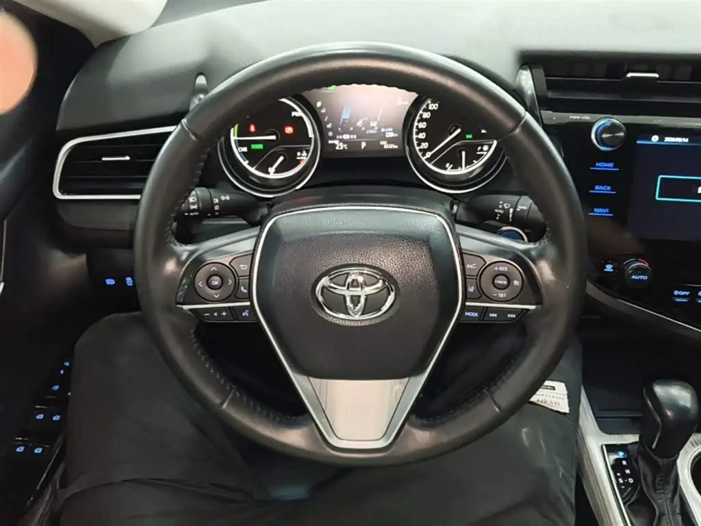 Toyota Camry 2021 — Şəkil 11/20