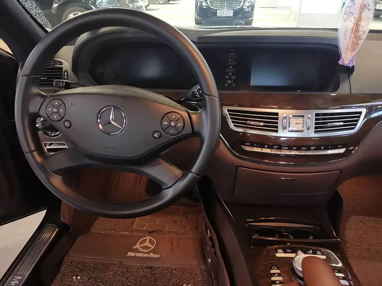 Mercedes-Benz S-Class 2013 — Photo 8/16