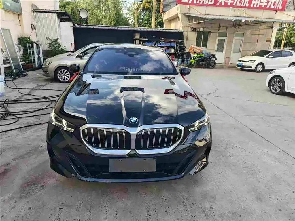 BMW 5 Series 2026 — Photo 2/9
