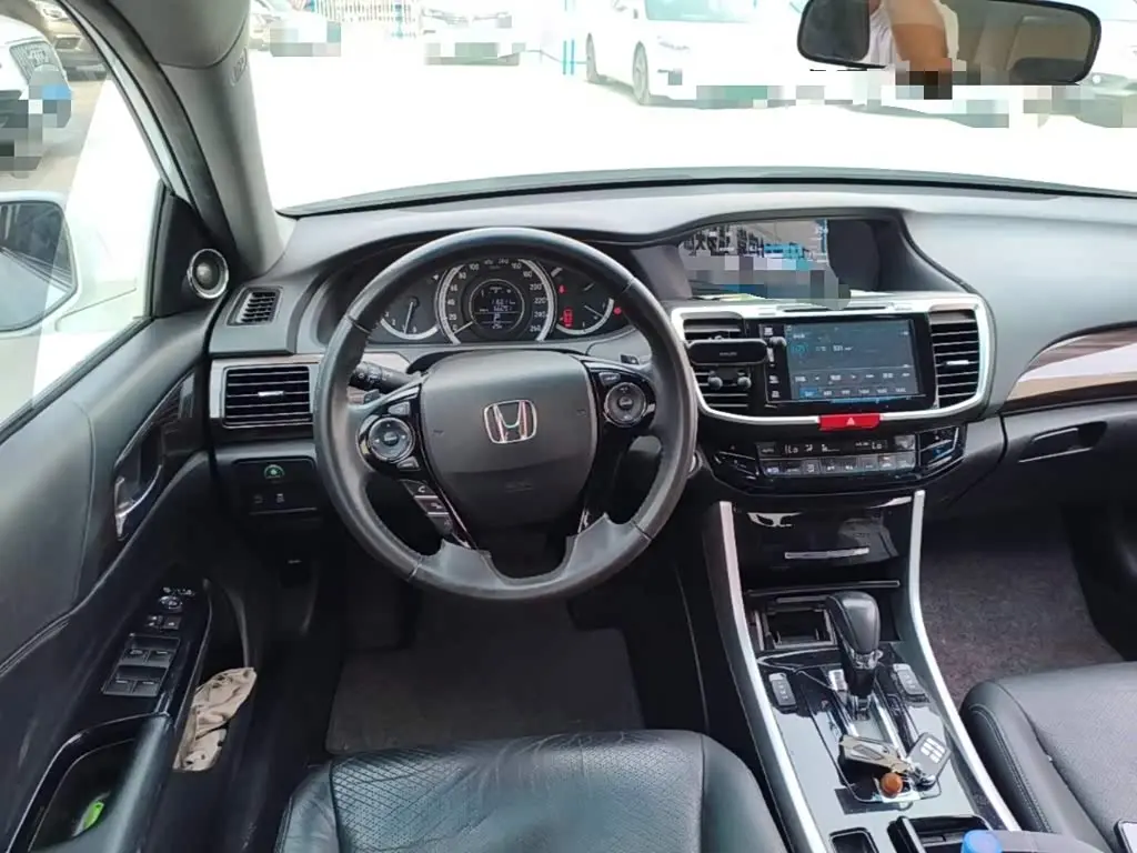 Honda Accord 2017 — ფოტო 3/20