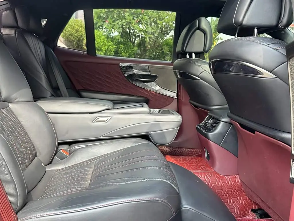 Lexus LS 2020 — Photo 16/19